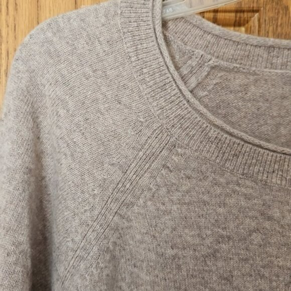 Cashmere Fenn Wright Manson Taupe Sweater size Large EUC - Picture 5 of 9